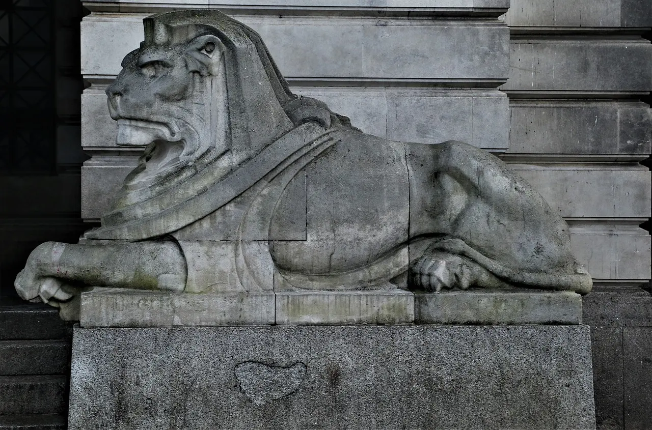 Left lion Nottingham